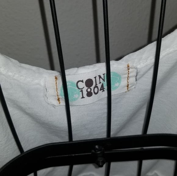 Top - Picture 4 of 6